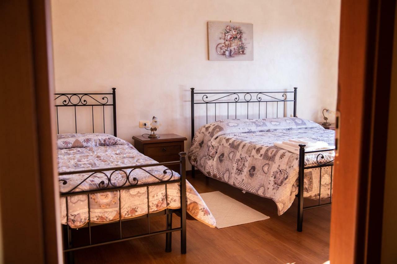 Appartamento Della Pia Bevagna Exterior foto